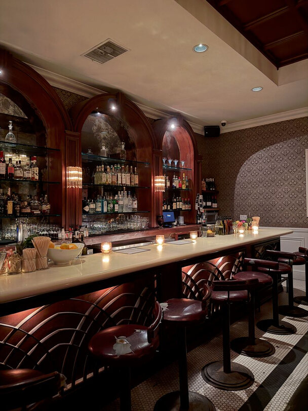 The bar before a 1752vc limited partner dinner
