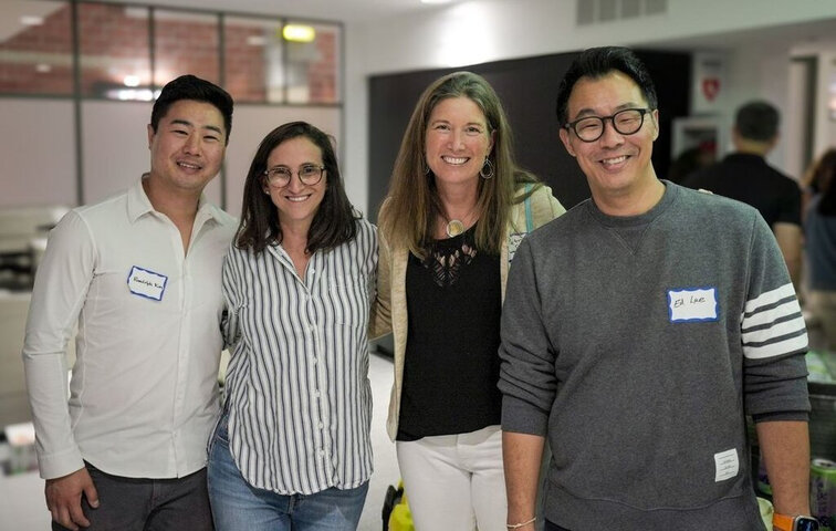 Graduates and investors at a 1752vc mixer